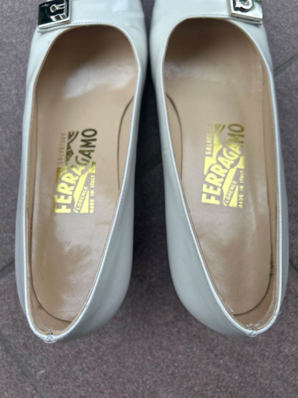 Salvatore Ferragamo Off-White Leather Square Toe Gancini Buckle Pumps Size 7.5 B - Picture 6 of 10
